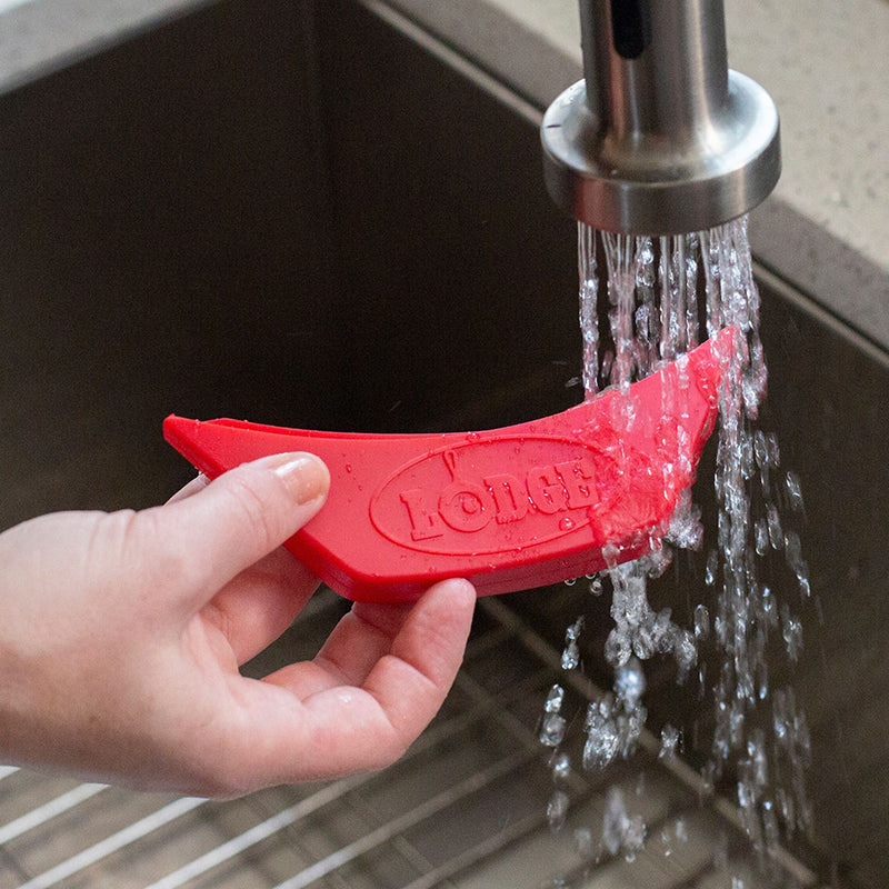 Lodge Silicone Assist Handle Holder - Cookware Handle Accessory